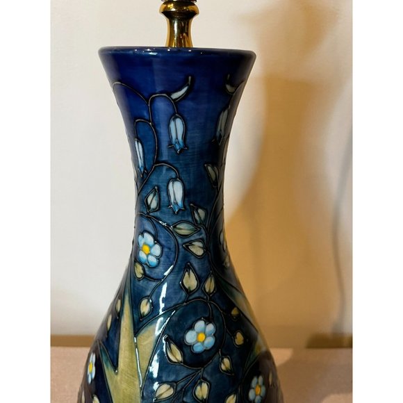 Vintage MOORCROFT POTTERY "BUTTERCUP" ceramic lamp blue with flowers rare! - Picture 6 of 16